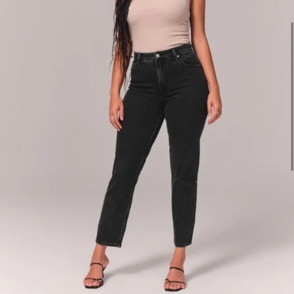 Abercrombie & Fitch Curve Love High Rise Mom Jean - Picture 1 of 9